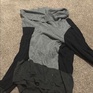 Colorblock Women's Sweater - Gray and Black
